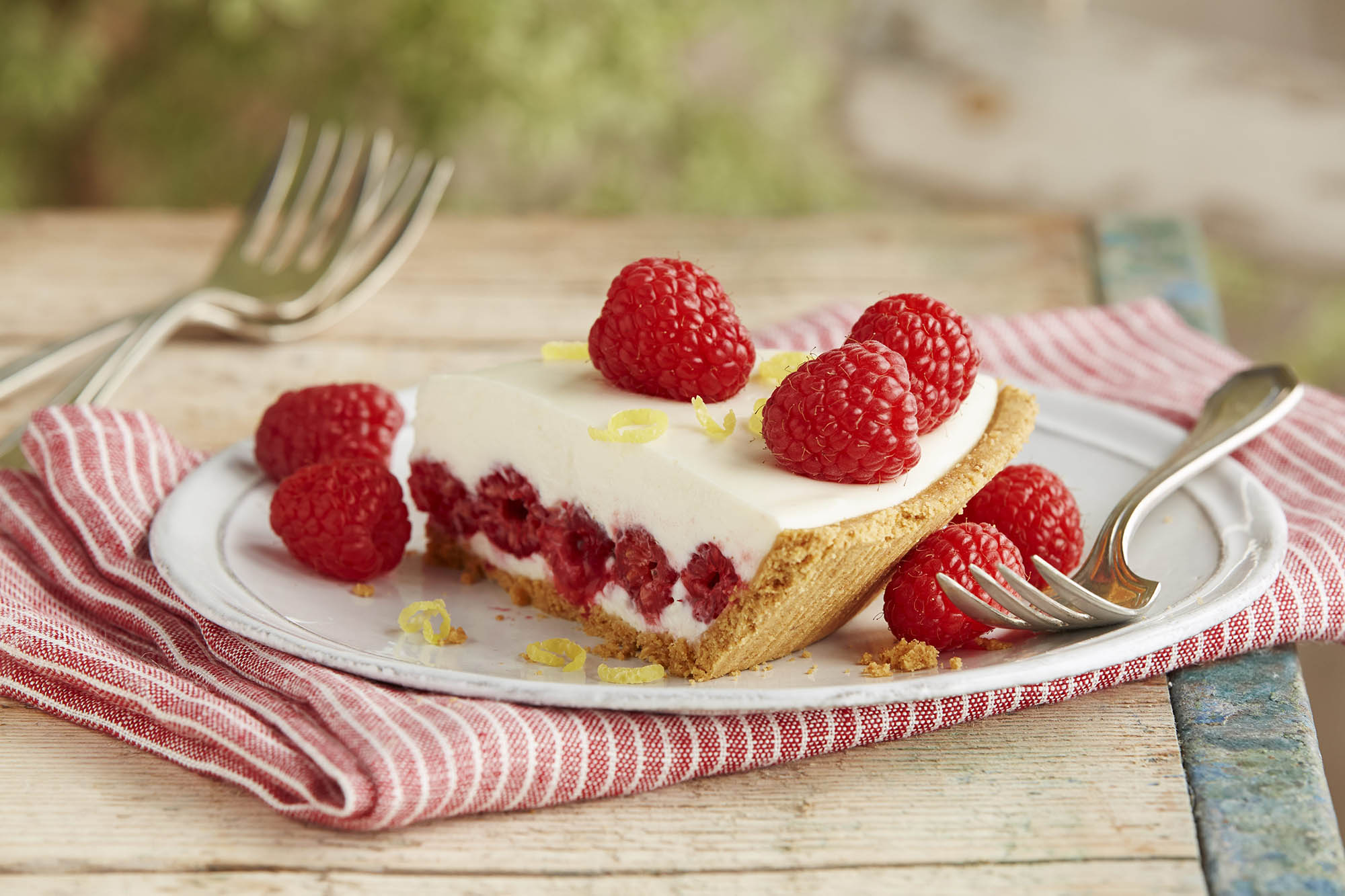 Easy raspberry cheesecake pie recipe