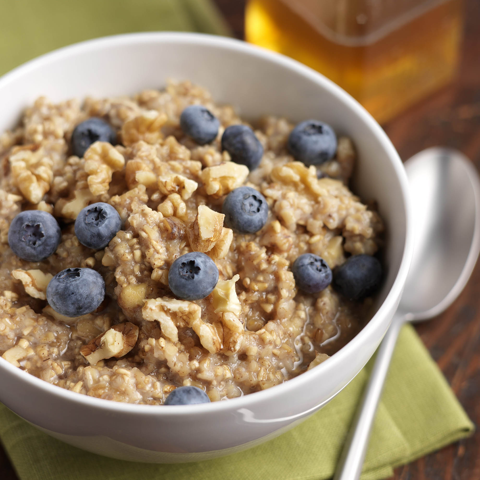 Blueberry oatmeal with cinnamon and walnuts