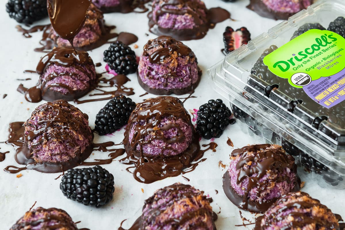 blackberry macaroons