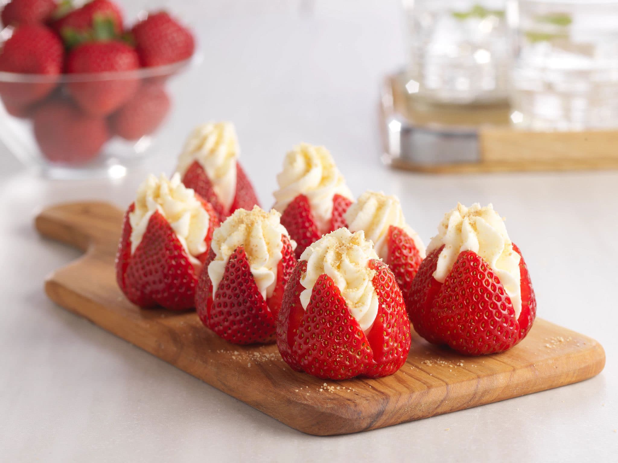 Strawberries-with-Mascarpone-Whipped-Cream_10166_CC_210724-item-v-1269850837