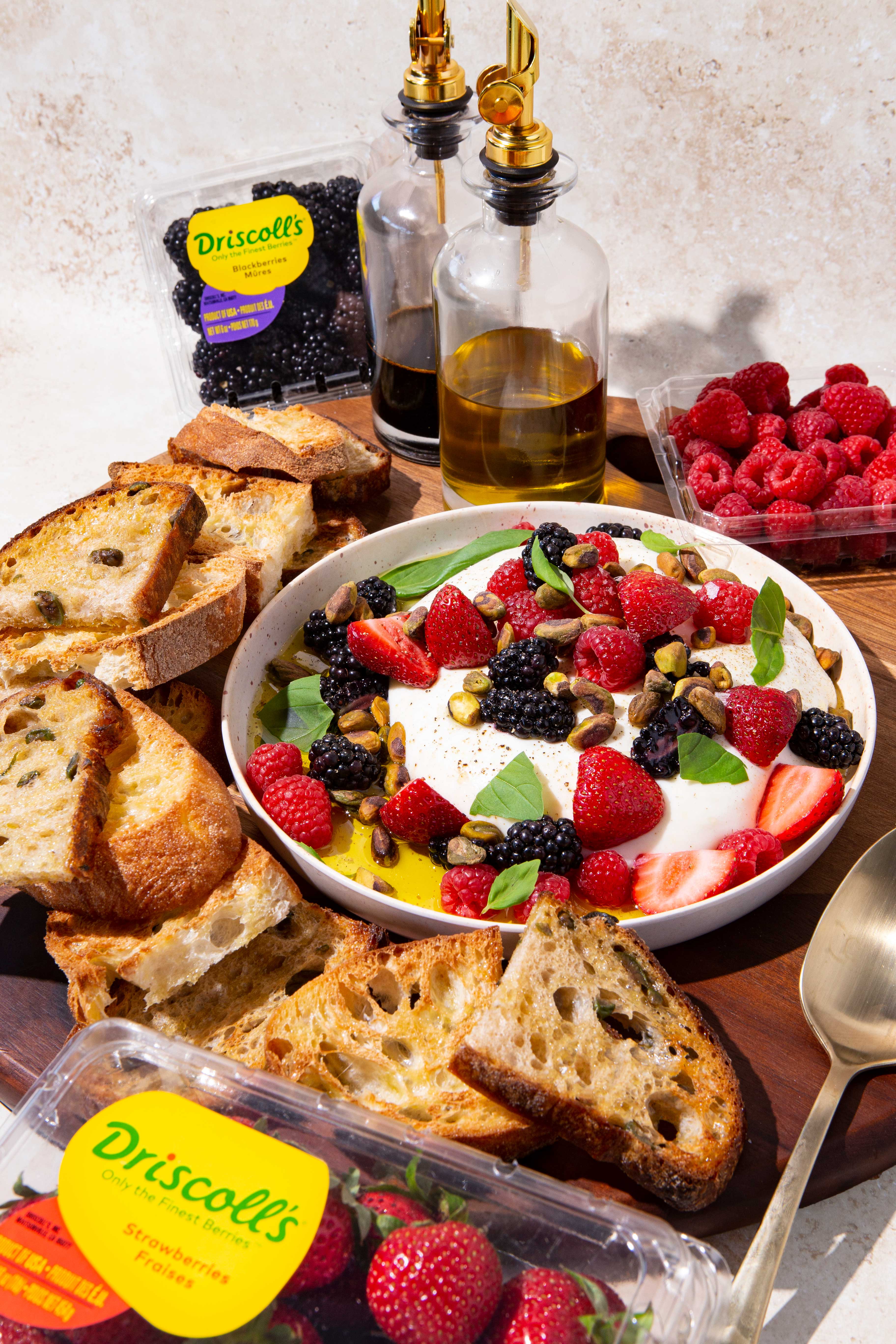 burrata-vertical-product-2-recolor-copy_web-item-v-1627657966